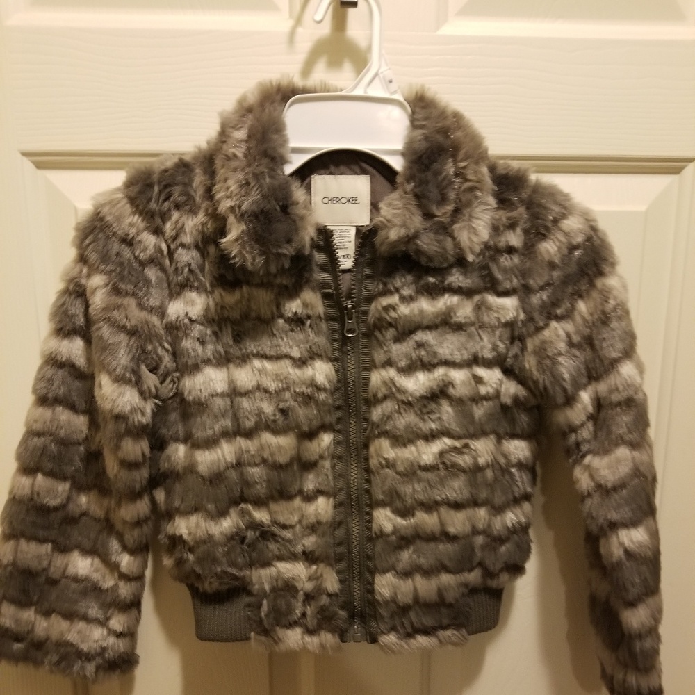 Girls EUC 6/6X Cherokee Faux Fur Bomber Jacket